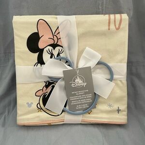 NEW Walt Disney‎ Parks Mickey & Minnie Mouse Infant Milestone Blanket & Marker